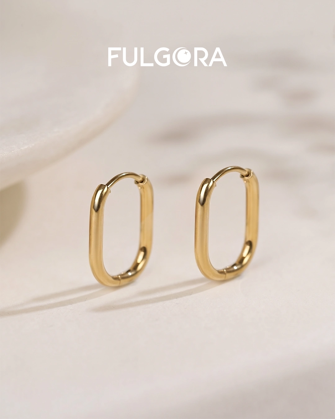 Pendientes Clásicos Óvalo - Diseño Elegante y Dorado