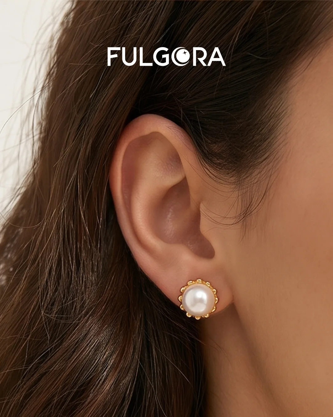 Pendientes Clásicos de Perla - Oro y Diseño Escamado