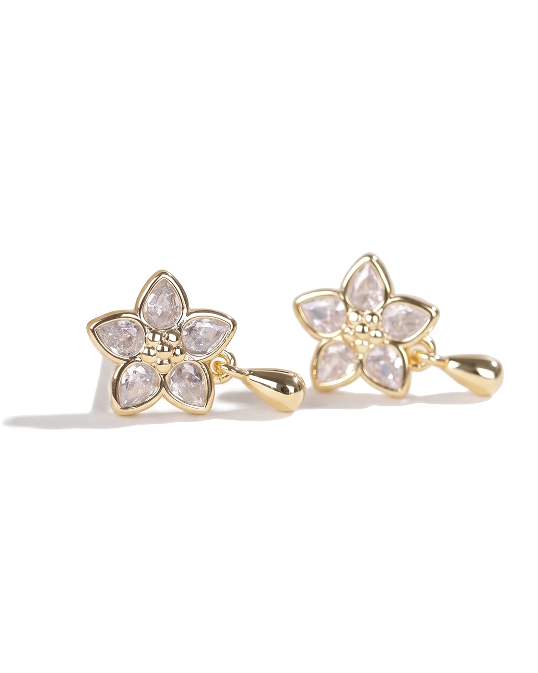 Pendientes Florales Gota de Agua - Oro y Circonitas